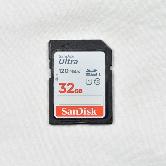 Samsung WB100 Digital Camera 16.2MP 26x Optical Zoom HD Video 32GB SD Card - Picture 10 of 12